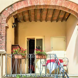 https://antica-residenza-santa-chiara.it-tuscanyhotel.com