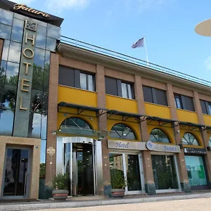 Hotel Futura Centro Congressi, Nápoles